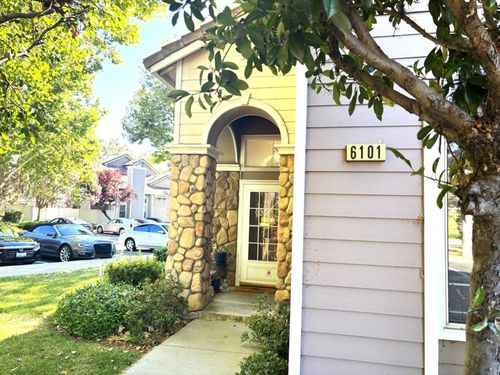 6101 Lambeck Ln, San Jose, CA, 95119-1220 | Card Image