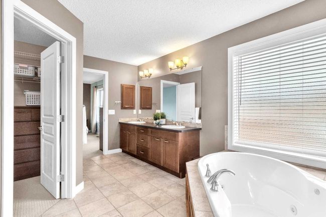6 Drake Landing Road, House other with 5 bedrooms, 4 bathrooms and 4 parking in Okotoks AB | Image 20