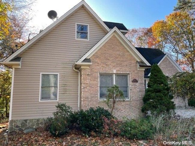 105 Brower Rd, House other with 6 bedrooms, 4 bathrooms and null parking in Mattituck NY | Image 4