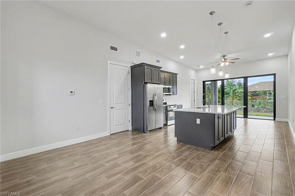 Residential Lease in LEHIGH ACRES 5