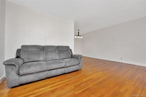 1-57 246th Cres, Little Neck, NY, 11362-1917 | Card Image