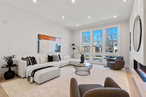 4-4 Knowles St, Newton, MA, 02459 | Card Image