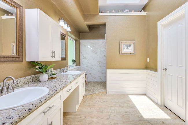 Primary bathroom | Image 12