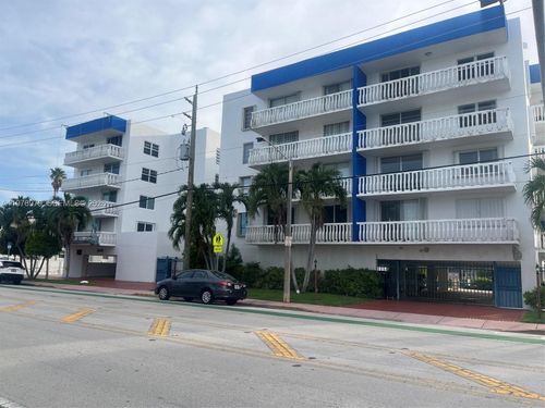 402-8530 Byron Ave, Miami Beach, FL, 33141-4806 | Card Image