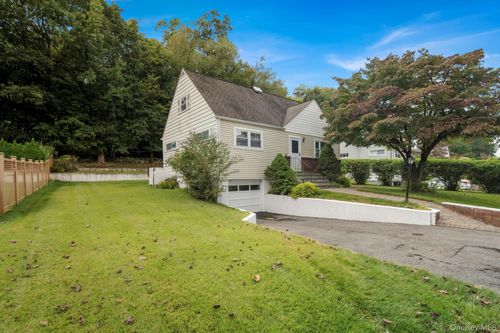 101 Allan St, Cortlandt Mnr, NY, 10567-1613 | Card Image