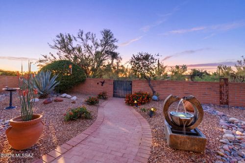 1915 W Hickory Hollow Ln, Tucson, AZ, 85704-0919 | Card Image