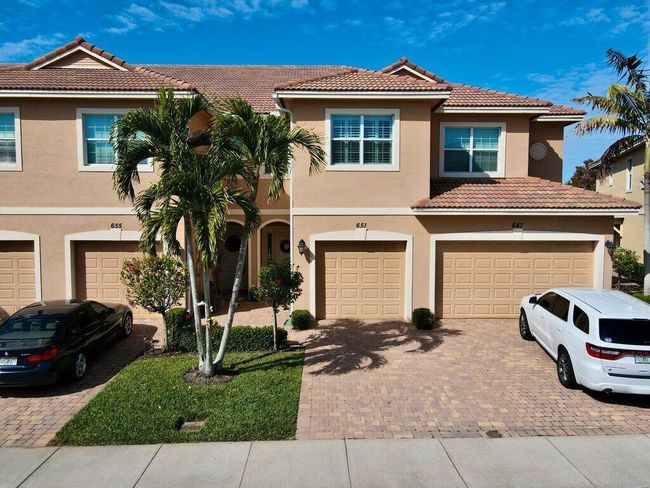 651 Sw Glen Crest Way, Condo with 3 bedrooms, 3 bathrooms and null parking in Stuart FL | Image 62