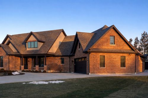 740 67th Pl, Willowbrook, IL, 60527-5307 | Card Image