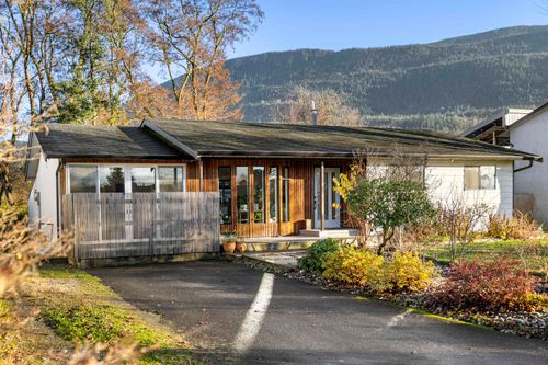 4472 Kehler St, Chilliwack, BC, V2R5E3 | Card Image