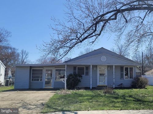 702 Beaumont Rd, FAIRLESS HILLS, PA, 19030-2422 | Card Image