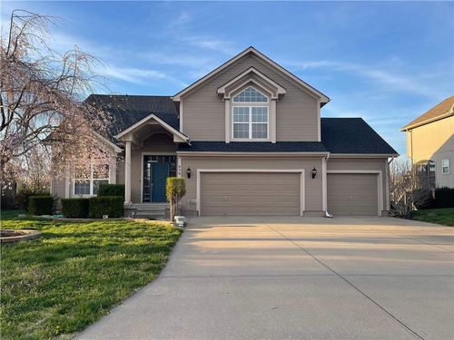 416 Sw Stacey Dr, Lee's Summit, MO, 64082 | Card Image