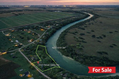 1037 Pecan Valley, Wharton, TX, 77488 | Card Image