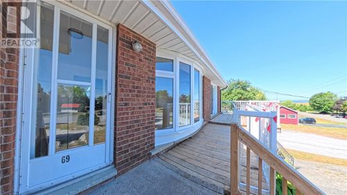 69 Robinson St, Little Current, ON, P0P1K0 | Card Image