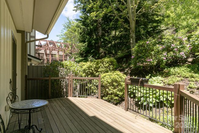C - 224 Logging Horse Rd, Condo with 3 bedrooms, 3 bathrooms and null parking in Burnsville NC | Image 35