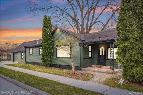 30430 Park St, Roseville, MI, 48066-5316 | Card Image