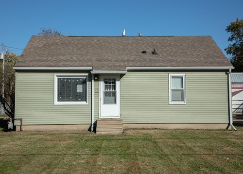 1101 Brookside Ave, Evansdale, IA, 50707-1827 | Card Image