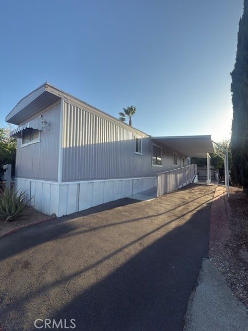 spc-88-995 Pomona Rd, Corona, CA, 92882-1802 | Card Image