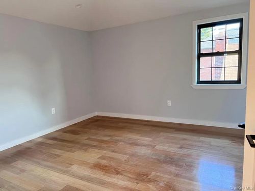 6907 229th St, Oakland Gardens, NY, 11364-3118 | Card Image