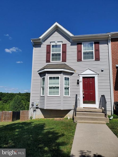 29 Litchfield Ln E, MARTINSBURG, WV, 25405-9644 | Card Image