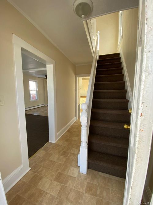 6 Tor Ave, Haverstraw, NY, 10927-1809 | Card Image