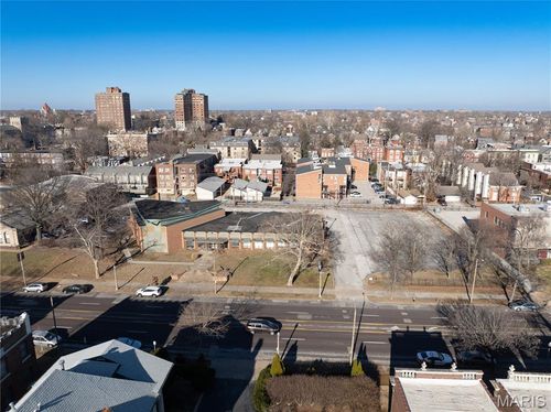 4359 Lindell Boulevard, St Louis, MO, 63108 | Card Image