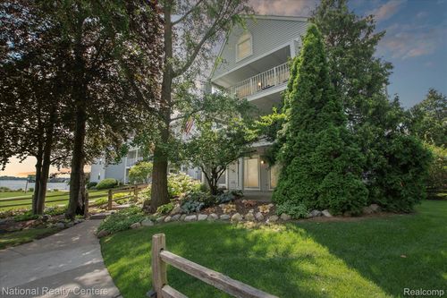 17-3559 Port Cove Dr, Waterford, MI, 48328-4574 | Card Image