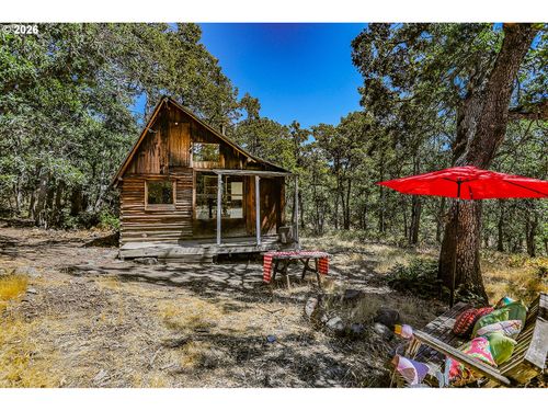 2300 Dry Creek Rd, Mosier, OR, 97040-8703 | Card Image