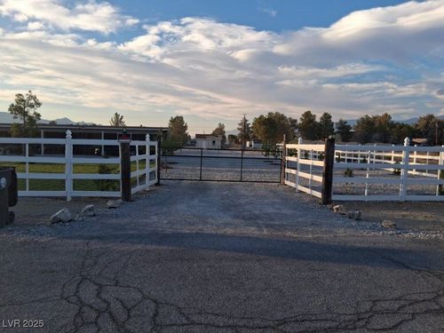 1080 Shady Ln, Pahrump, NV, 89060-3960 | Card Image