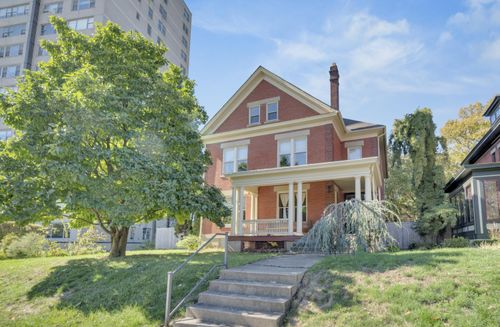 31 Woodland Ave, Columbus, OH, 43203-2067 | Card Image