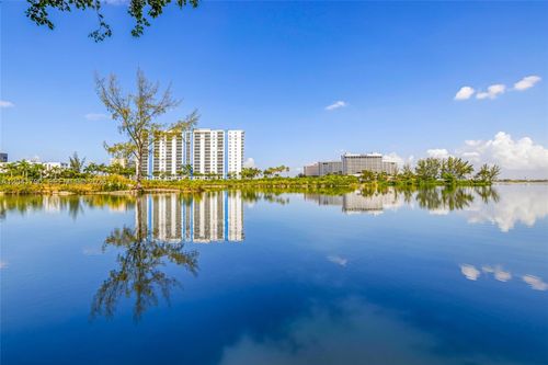 30215-4805 Nw 7th St, Miami, FL, 33126-2175 | Card Image