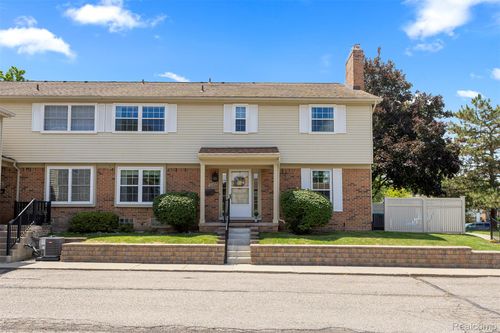 21204 W Glen Haven Cir, Northville, MI, 48167-2469 | Card Image