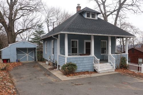 96 Hillside Ave, Shelton, CT, 06484-4124 | Card Image