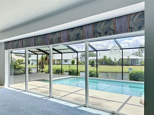2007 Wedge Ct, SUN CITY CENTER, FL, 33573-5160 | Card Image