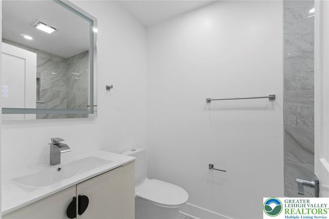 719 Redfern Ln, House other with 4 bedrooms, 4 bathrooms and null parking in BETHLEHEM PA | Image 19