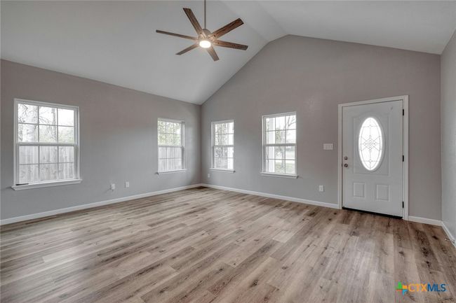 1408 Armstrong St, House other with 3 bedrooms, 2 bathrooms and null parking in Luling TX | Image 4