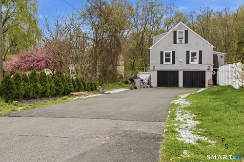 135 Newell Ave, Bristol, CT, 06010-5934 | Card Image
