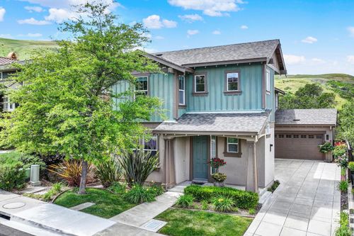 6561 Deerfield Dr, Vallejo, CA, 94591-3820 | Card Image