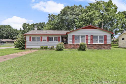 1721 E 13th St, Okmulgee, OK, 74447-6417 | Card Image