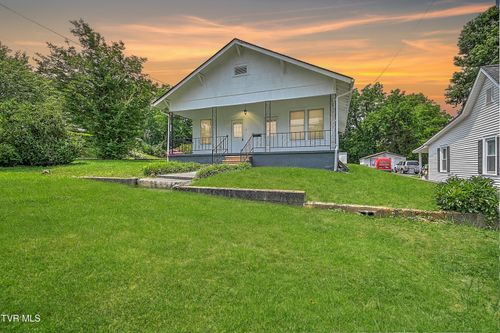 908 Afton St, Johnson City, TN, 37601-6902 | Card Image