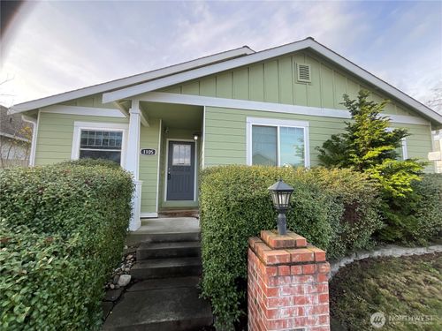 1105 Ne Cordero Pl, Oak Harbor, WA, 98277-3624 | Card Image