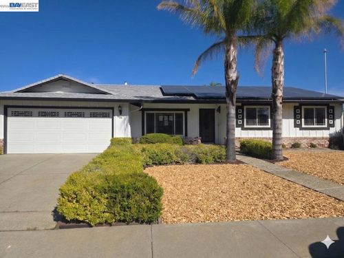 34 Kingswood Dr, Pittsburg, CA, 94565-5770 | Card Image