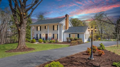 389 Hooker Farm Rd, Martinsville, VA, 24112-1135 | Card Image