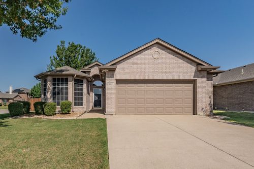 10501 Cloisters Dr, Fort Worth, TX, 76131-3942 | Card Image