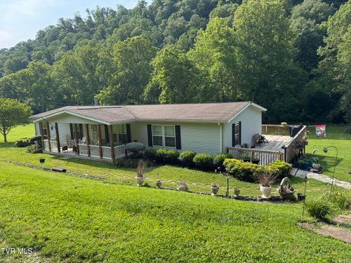 5284 Manville Rd, Gate City, VA, 24251-5012 | Card Image