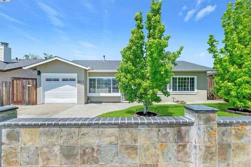 2612 Grove Way, Castro Valley, CA, 94546-7202 | Card Image
