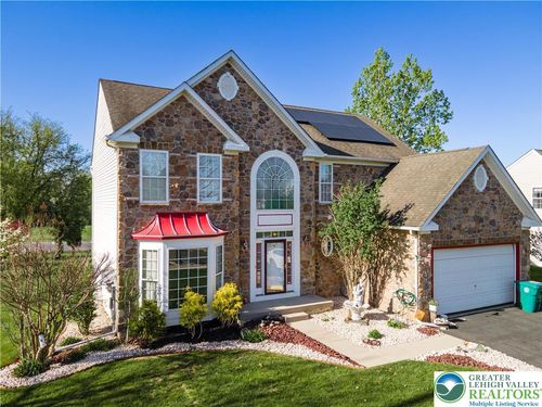 3221 Fox Hill Rd, Palmer Twp, PA, 18045-8025 | Card Image