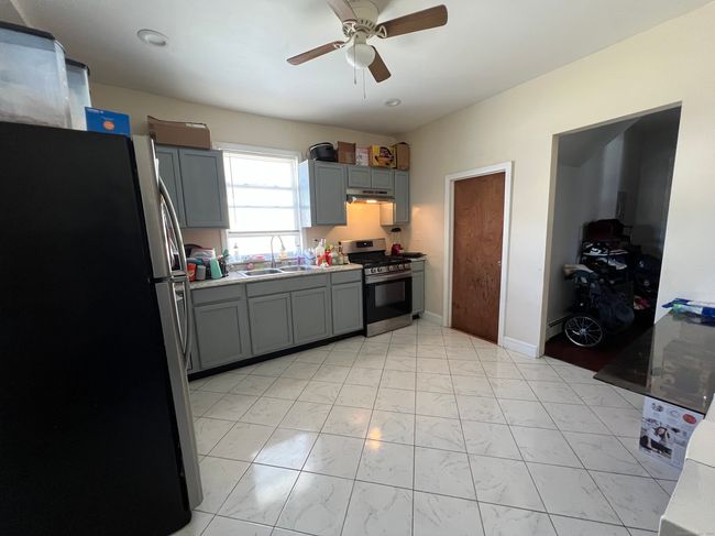 1 - 982 Dixwell Ave, Home with 2 bedrooms, 1 bathrooms and null parking in Hamden CT | Image 5