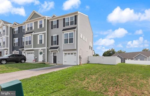 32 Coop Ln, HANOVER, PA, 17331-9852 | Card Image