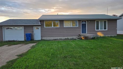 216 1st St W, Carnduff, SK, S0C2H0 | Card Image