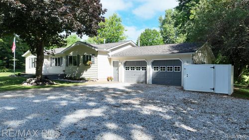 102 W Sawdust Corners Rd, Lapeer, MI, 48446-8738 | Card Image